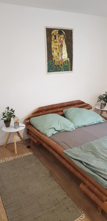 Frisch Renoviert Mit Dachterrasse - Geniesse Ruhe Und Grun Nahe Neustadt Aisch Нойштадт-ан-дер-Айш Екстер'єр фото